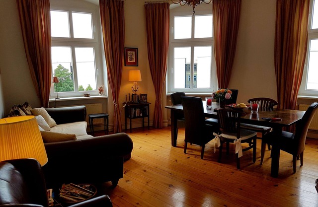 Spacious, quiet, light, charming centrally located apartment, 140 qm, 6 persons