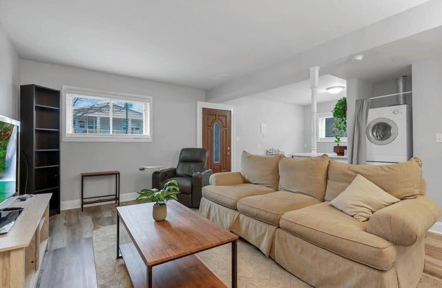 Spacious Retreat - 3 BR + Parking- German Village