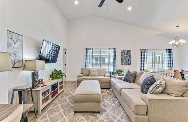 Spacious Retreat for Unforgettable Gatherings!
