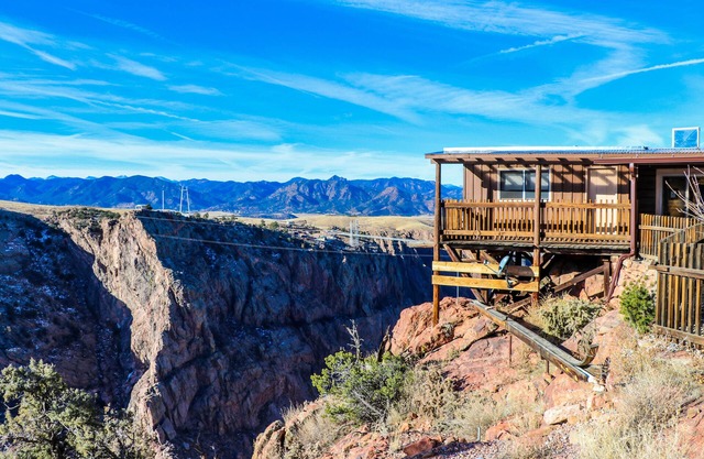 Spacious retreat on the Rim of the Royal Gorge