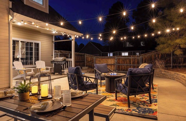 Spacious retreat with 2 Master Suites, Foosball&AC