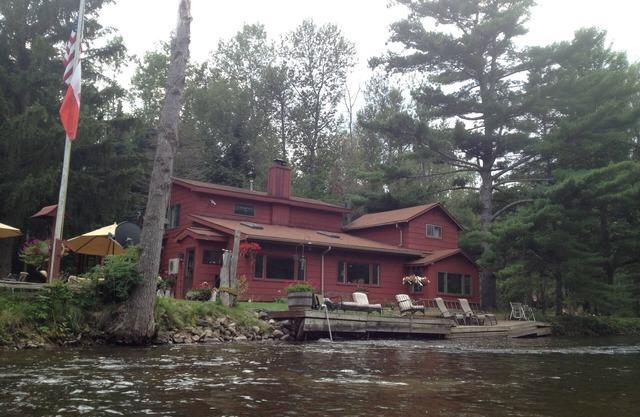 Spacious Riverfront home. 10 Min to TC but far enough away from it all.