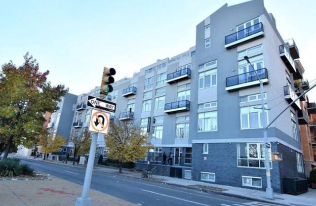 Spacious room in greenpoint with private entrance and bathroom