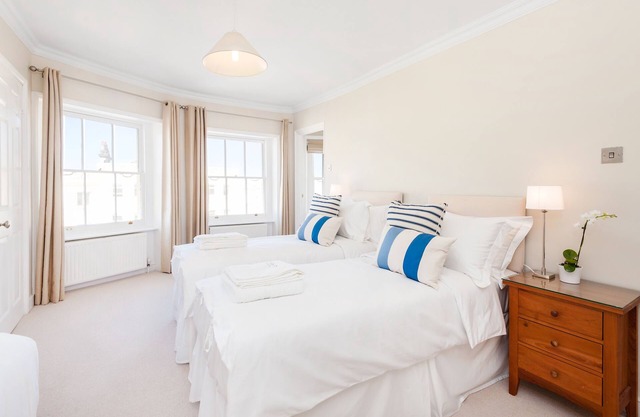 Spacious Sea View Maisonette (sleeps up to 12) by MyHolidayLet