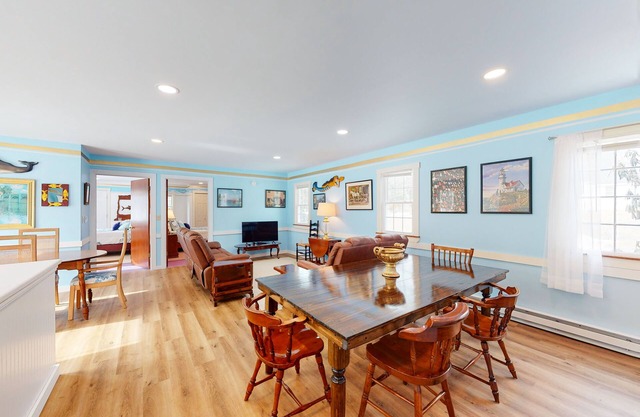 Spacious single-level duplex with fast WiFi, two full kitchens, deck, & yard