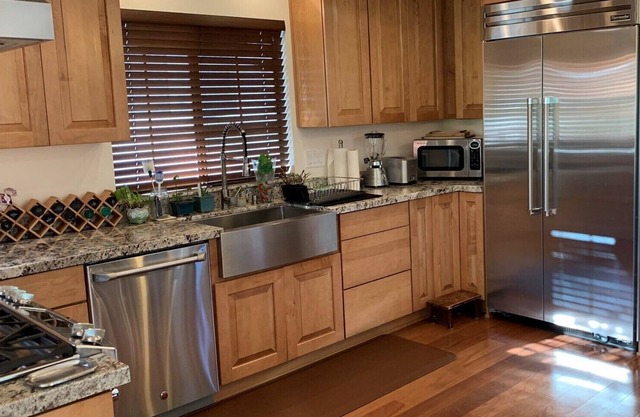Spacious, Spa, Luxurious Remodel in Downtown