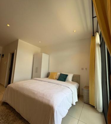 Spacious Studio with Balcony in Cantonments