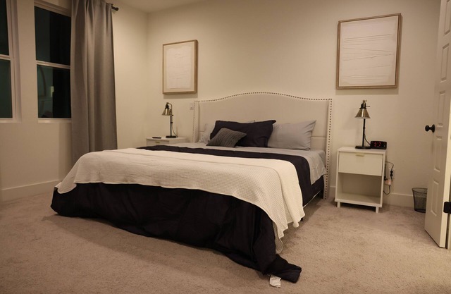 Spacious & Stylish Room with Private Bath – Perfect Location!