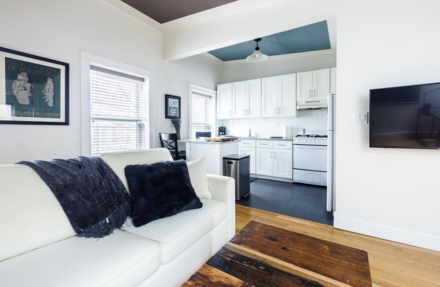 Spacious & Sunlit 1BR in Heart of Williamsburg