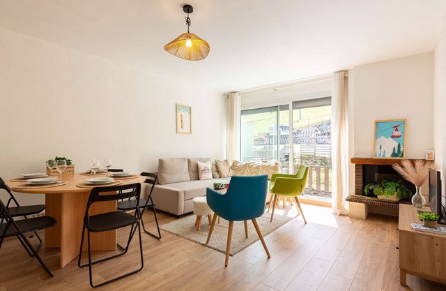 Spacious T4 duplex at Pla d'Adet slopes