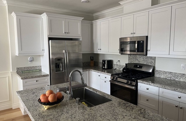 Spacious, upgraded 3 bedroom townhome