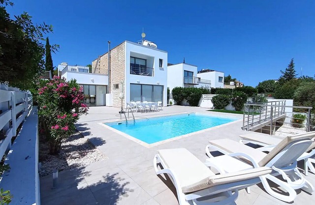Spacious Villa in Neo Chorio, Panoramic Sea Views to Polis Chrysochous Bay, A/C & Private Pool!