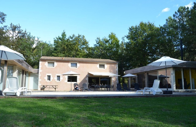Spacious villa with private heated pool between Bergerac and Saint Emilion