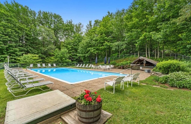 Spacious Warren Retreat - Wood Stove, Outdoor Pool, 5 Mins to Sugarbush