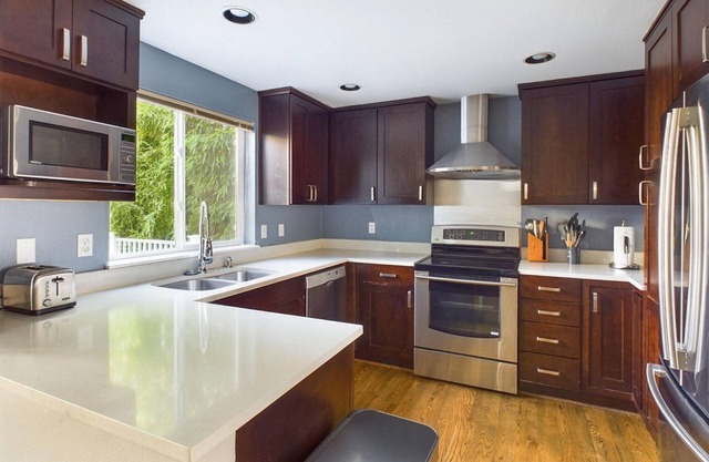 Spacious Washington Park 3BR w/Garage, nr Dining & Shops, by Blueground