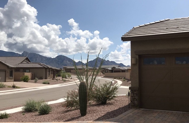 Spacious, Well Appointed, Dog Friendly, Get Away with Mt. Views- Perfect for 2