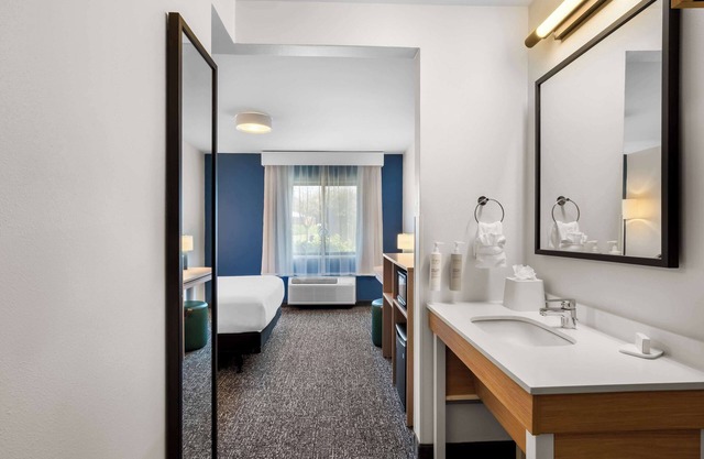 Spark by Hilton Grapevine DFW North