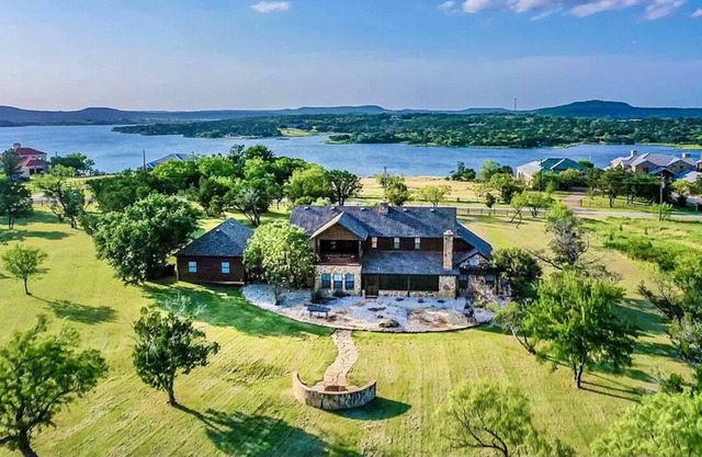 SPARKLING POOL Gorgeous 6 Bed 5 Bath on 3 Acres