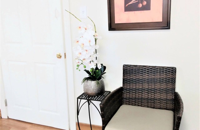 Sparkling Upscale Suite near Capitol and Hershey