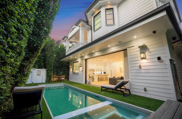 Spaulding Ave Farmhouse - Bespoke LA Home w/Pool & Home Theater