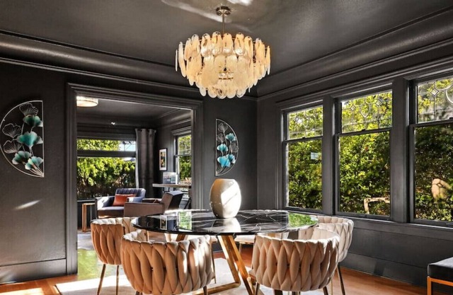 Speakeasy | Walk to Lake | 2 Kitchens | Dogs Okay!