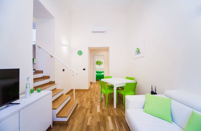 SPECIAL OFFER! New, central and near metro "PIAZZA VANVITELLI" and funiculars