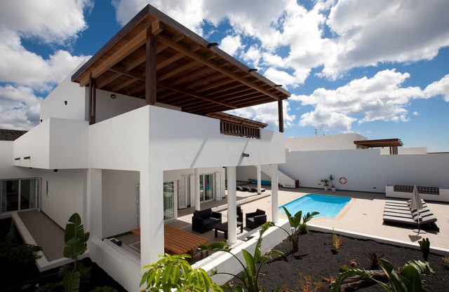 SPECIAL PRICES - Luxury Villa - GREAT VALUE