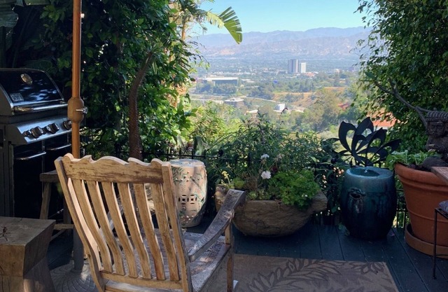 *SPECIAL PRICING* Hollywood Hills PRIVATE Guest Quarters with Spectacular Views
