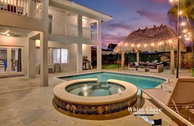 Spectacular 7BR Heated Pool Jacuzzi Tiki Game
