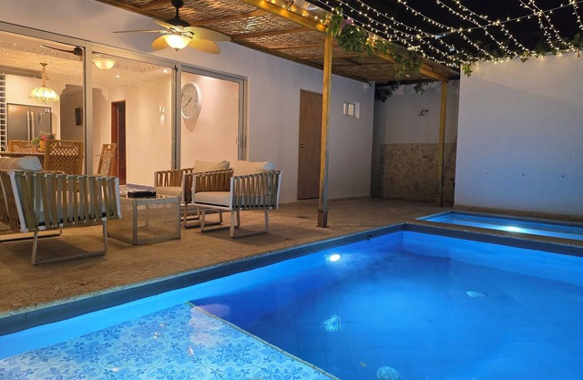 Spectacular 4BR House W/Pool & Jacuzzi near Walled City