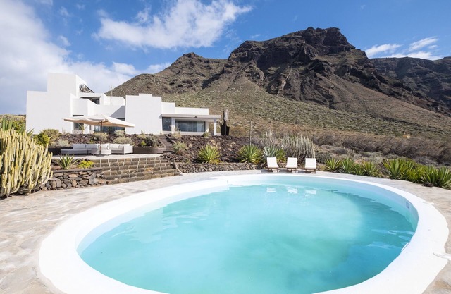 Spectacular Villa-Natural Park-Beach 150 meters