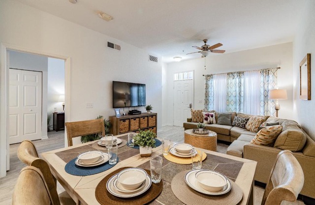 SPECTACULAR Home And Resort! Near Dis, Splash Park, Lake With Boats, Pool, This Home And Resort Has It ALL! Low Rates Too!