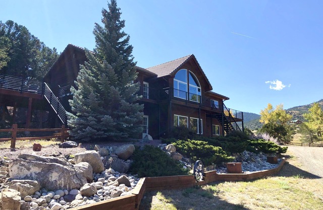 Spectacular mountain views on Little Cotchetopa Creek