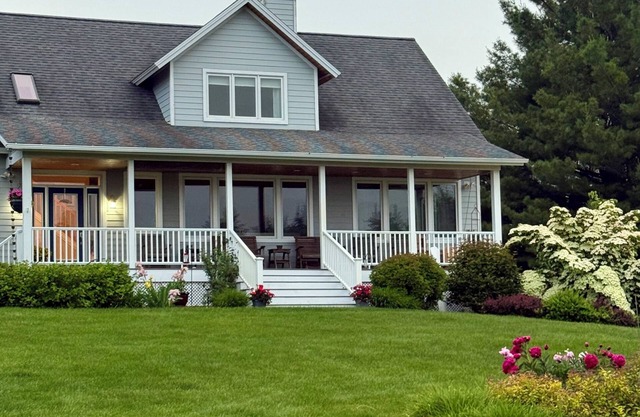 Spectacular Up-North Retreat!