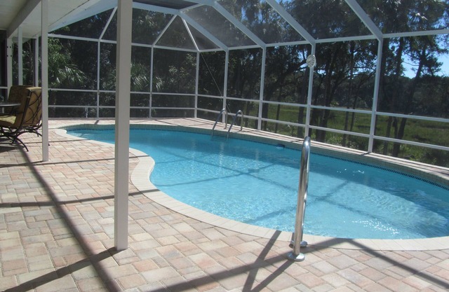 Spectacular Waterfront Home! W/Pool, Dock, Kayaks,Canoe,Bikes! Quick to Gulf