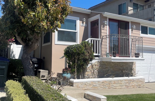 Spend August in Hermosa Beach, CA!nMinimum 30 night stay