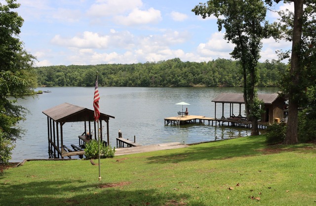 Spend Lake Daze at Lake Sinclair retreat w/renovated basement and private dock!