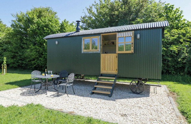 SPINDLE, with pool in Witney