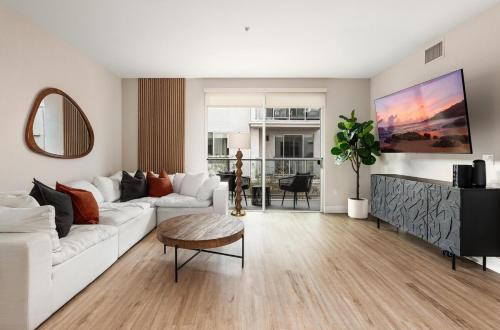 Spinel Stay - Charming 2BR Retreat Zen Garden Views Central