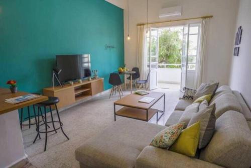 Spirit - 2-BR Apt & Balcony in Mar Mikhael