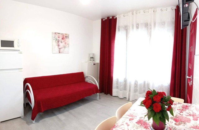 splendid two-room apartment with pergola