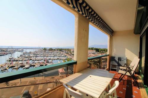 Splendide Vue sur le port St Cyp