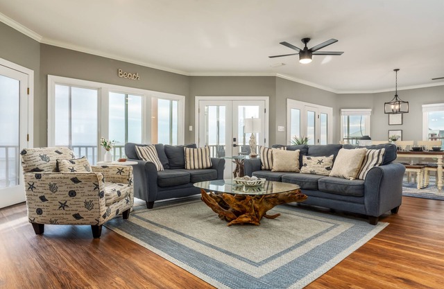 Sprawling oceanfront 5BR Beach House - Serenity by The Sea