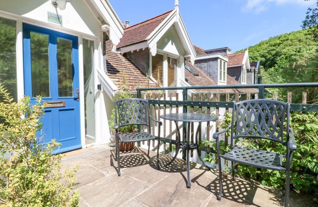 SPRINGSIDE, pet friendly, country holiday cottage in Lynton