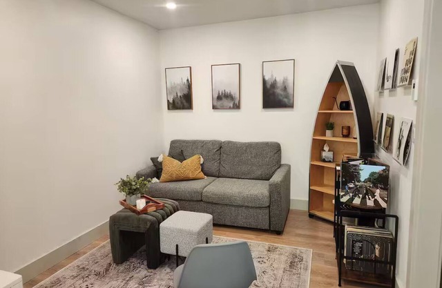 Sproat & Cedar Cottage