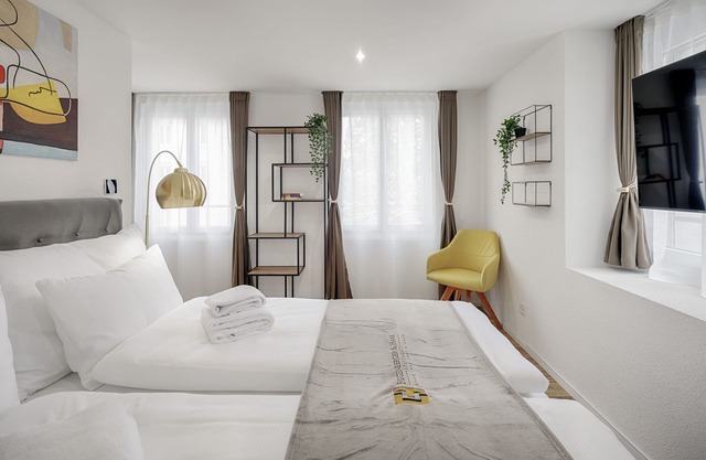 St. Georgen-Strasse Studios by VISIMO - Design. City. Nature