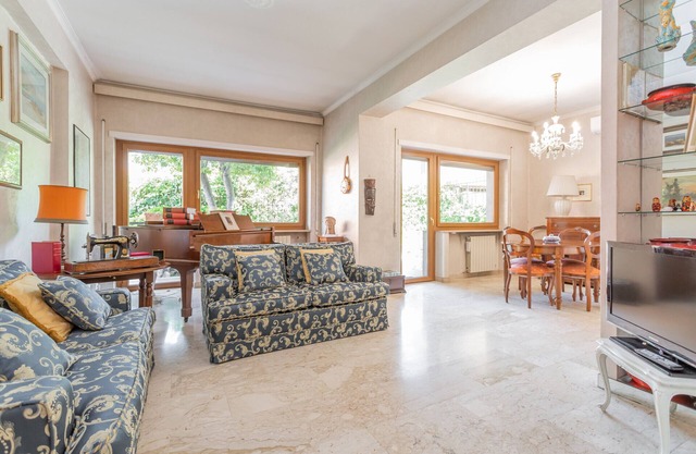 St. Peters Garden 3 BDR Apartment