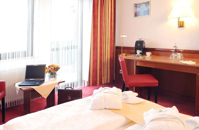 Standard Single Room Bath / WC - MERCURE Hotel Bad Dürkheim an der Salinen