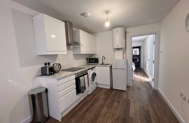 Star London Vivian Avenue 1-Bed Hideaway with Garden