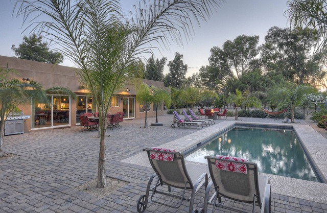 STARFIRE Golf VIEW, Pvt POOL w/opt Heat, Putting Green, Fire Pit, 10 mins to Old Town